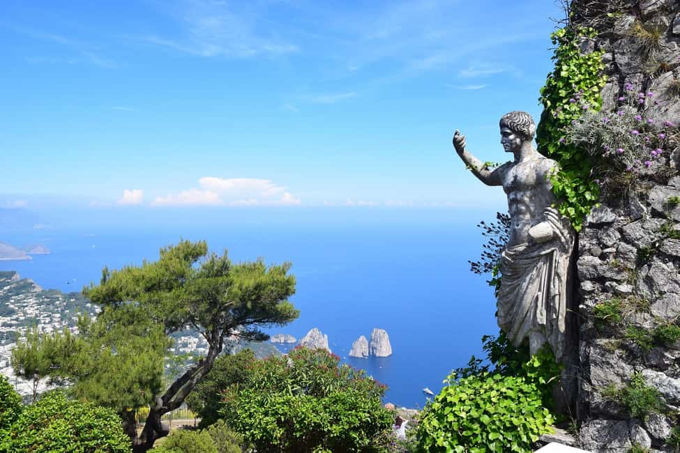 image n.11 of Capri private boat tour from sorrento on Gozzo 35 activity in Anacapri, uploaded by supplier