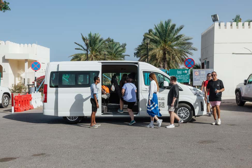 Immagine nº 2 di Le gemme nascoste dell'Oman: Wadi Shab e Bimmah Sinkhole attività a Regione al-Sharqiyya, caricata dal fornitore