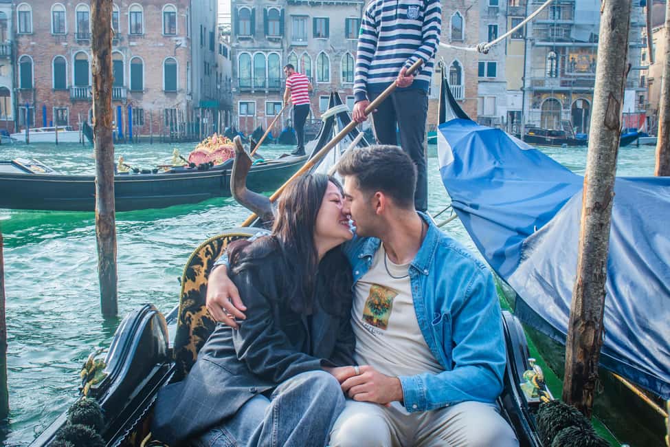 image n.4 of Venice: Romantic Gondola tour and Dinner for two activity in Venice, uploaded by supplier
