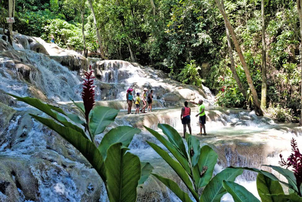 imagem n.16 de Ochos Rios: Dia inteiro em Dunn's River e Blue Hole com almoço atividade em Ocho Rios, carregada pelo fornecedor