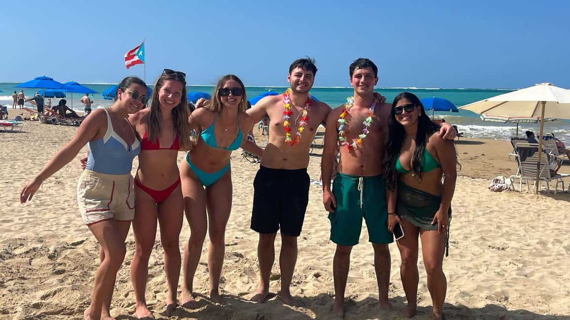 Obraz nr 1 z atrakcji San Juan: drink Coquito i lekcja salsy na plaży w San Juan, przesłany przez organizatora