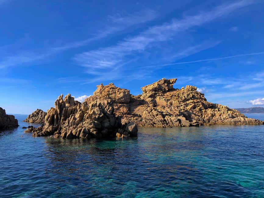 Image N°7 de Demi-journée : après-midi détente vers les îles Lavezzi et Cavallo activité à Porto-Vecchio, publiée par le prestataire