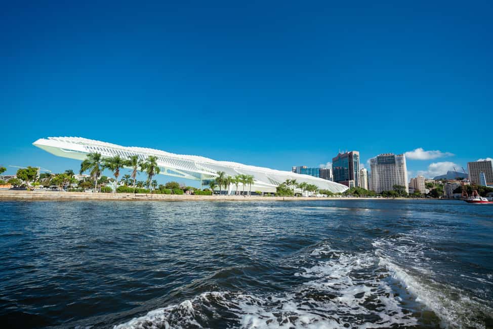 image n.11 of Glória: Sunset Speedboat Cruise with Drinks and Snacks activity in Rio de Janeiro, uploaded by supplier