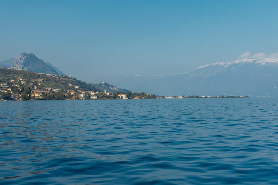 Immagine nº 9 di Lago di Garda: Crociera privata al tramonto a Isola del Garda attività a Lombardia, caricata dal fornitore