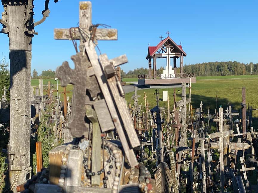 imagem n.12 de Riga: Passeio pela Colina das Cruzes, Palácio de Rundāle e Castelo de Bauska atividade em Distrito de Rundale, carregada pelo fornecedor