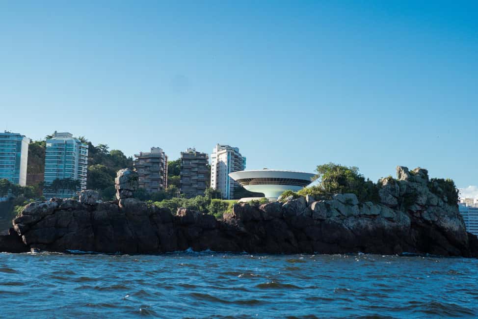image n.17 of Glória: Sunset Speedboat Cruise with Drinks and Snacks activity in Rio de Janeiro, uploaded by supplier