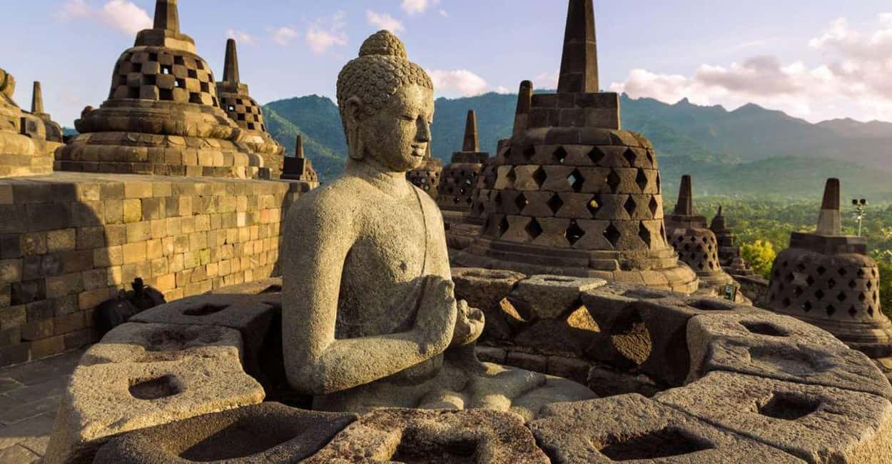 image n.2 of All-inclusive Borobudur Temple Guided Tour activity in Kota Magelang, uploaded by supplier