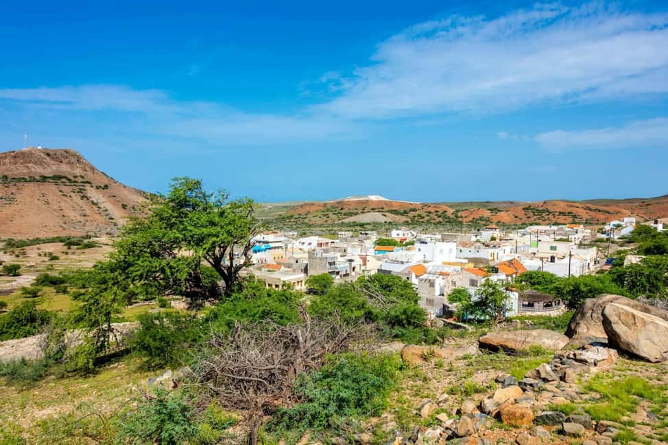 imagem n.15 de Passeio de dia inteiro de 4x4 pela ilha de Boa Vista com almoço à beira-mar atividade em Santa Maria, Cabo Verde, carregada pelo fornecedor