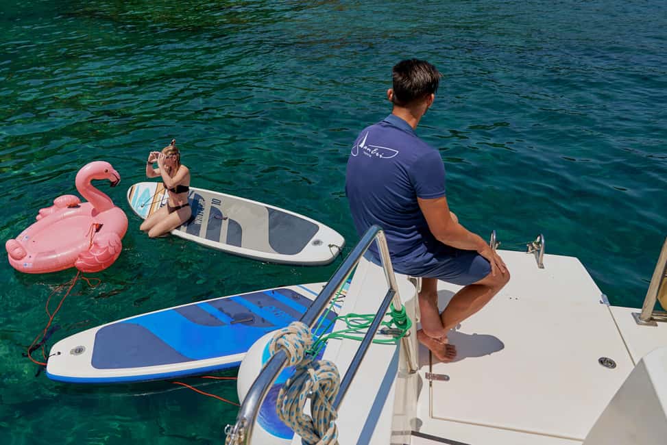 Immagine nº 13 di Catamarano di lusso Panormo: pranzo gourmet, calette nascoste e nuotate attività a Panormos in Rethymno, caricata dal fornitore