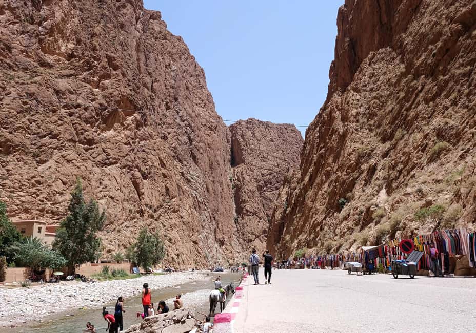 imagen n.º 12 de Desde Marrakech: tour de 5 días a Chefchaouen y el desierto de Merzouga actividad en Drâa-Tafilalet, subida por el proveedor