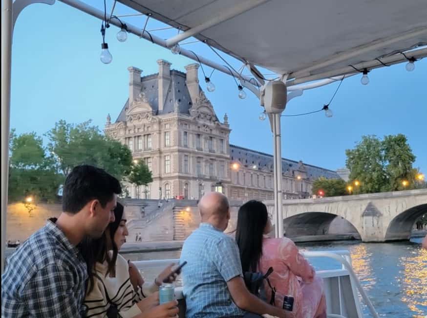 Image N°13 de Visite à pied semi-privée de Paris : Louvre, Tour Eiffel et Bateau activité à Paris, publiée par le prestataire