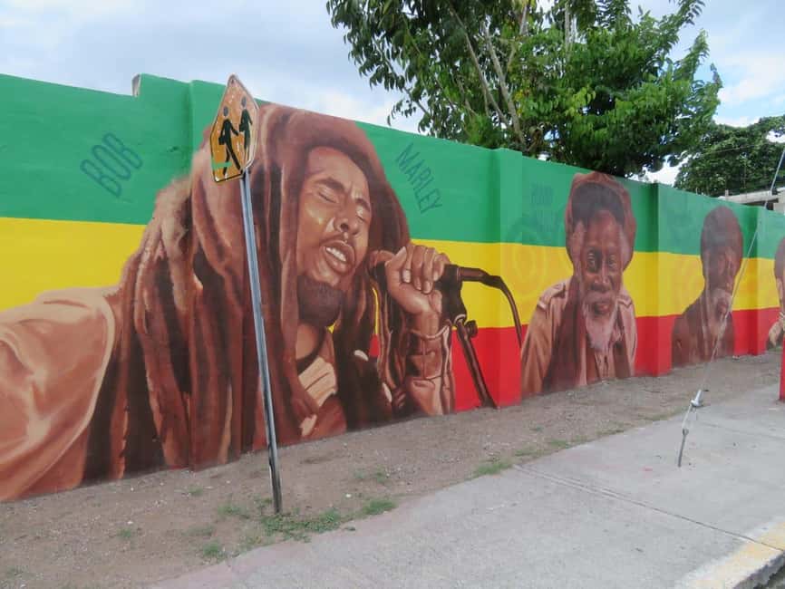 imagem n.2 de Kingston: História da Música Jamaicana Tour incluindo taxas de entrada atividade em Kingston, Jamaica, carregada pelo fornecedor