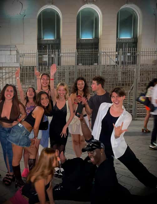 Image N°20 de Tournée des bars internationaux à Lille avec shots gratuits et jeux amusants activité à Lille, publiée par le prestataire
