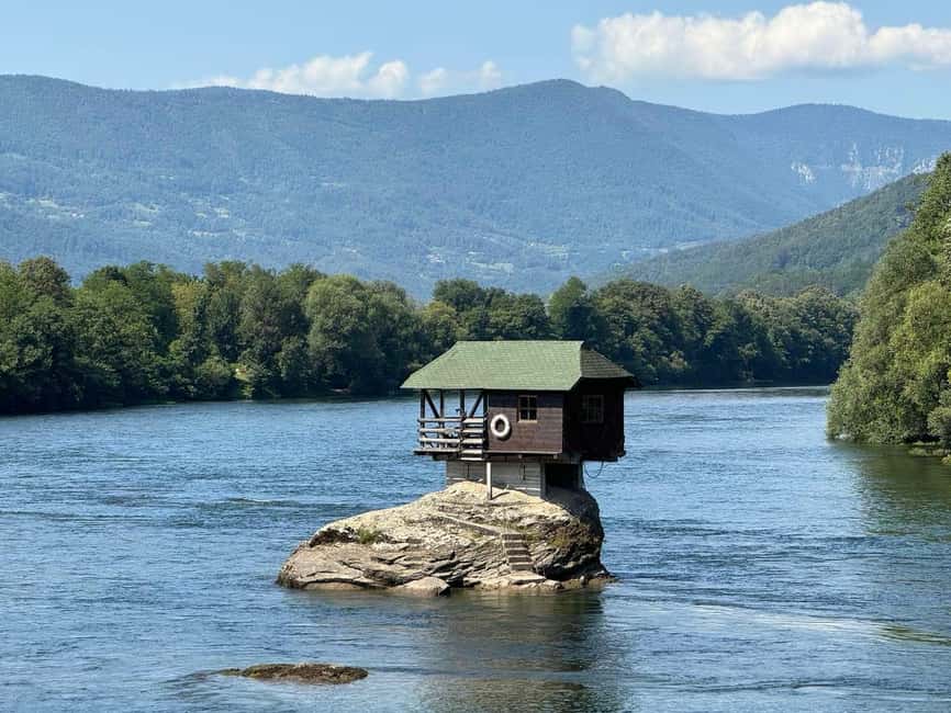 image n.1 of Belgrade: Best of West (Drina House, Drvengrad and Sargan 8) activity in Mokra Gora, uploaded by supplier