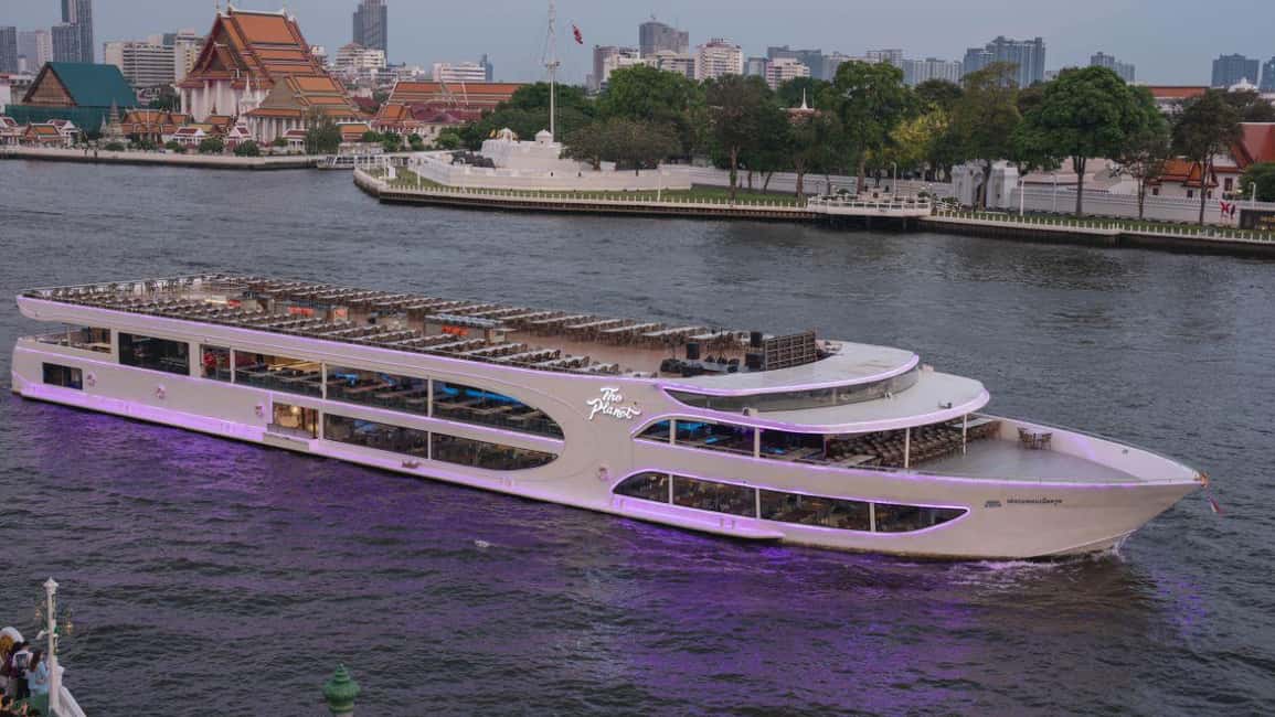 image n.21 of Bangkok: The Planet Chao Phraya River Dinner Cruise activity in Bangkok, uploaded by supplier
