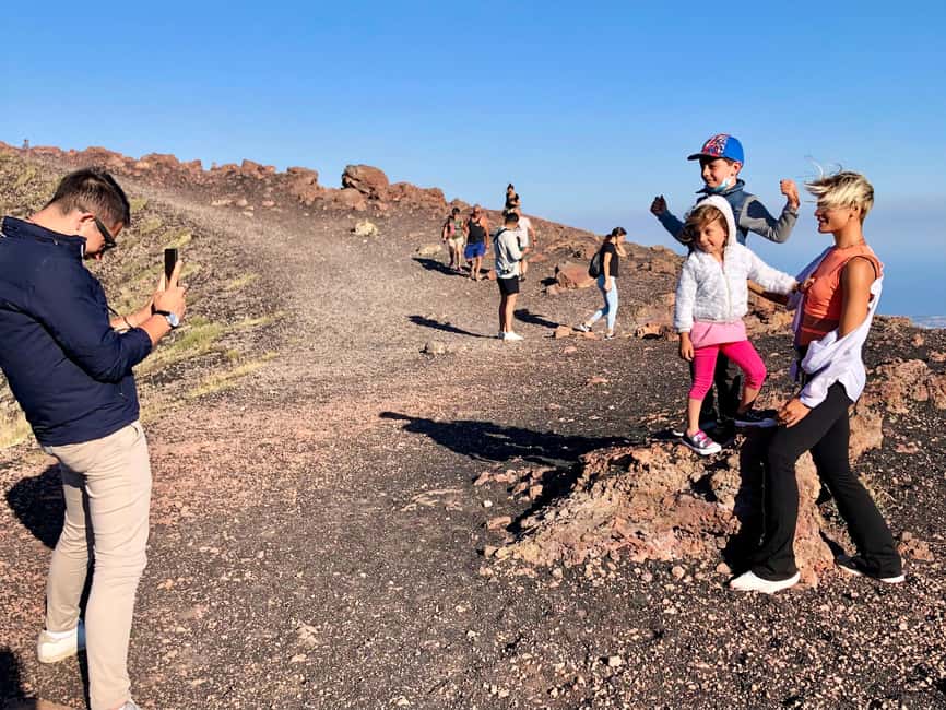 imagen n.º 21 de Catania: Excursión al atardecer en el Etna con servicio de recogida y regreso actividad en Catania, subida por el proveedor