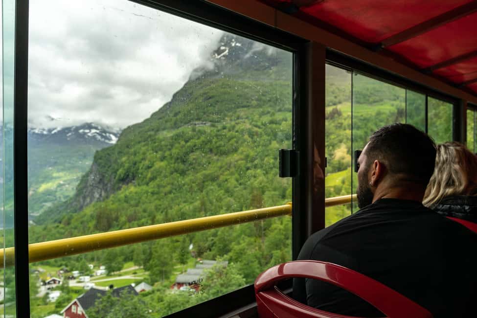 Bild Nr. 5 von Geiranger: Stadtbesichtigung Hop-On/Hop-Off-Bustour Aktivität in Geiranger, hochgeladen vom Anbieter