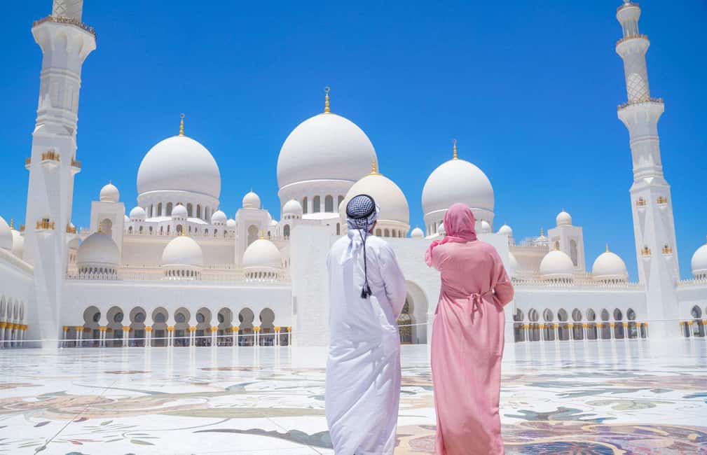 imagem n.12 de Excursão guiada de meio dia a Abu Dhabi com serviço de busca no aeroporto e no porto atividade em Abu Dhabi, carregada pelo fornecedor