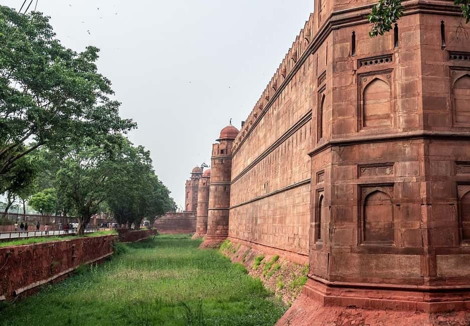 image n.3 of Red Fort Skip-the-Line E-tickets & guide Delhi transfers activity in New Delhi, uploaded by supplier