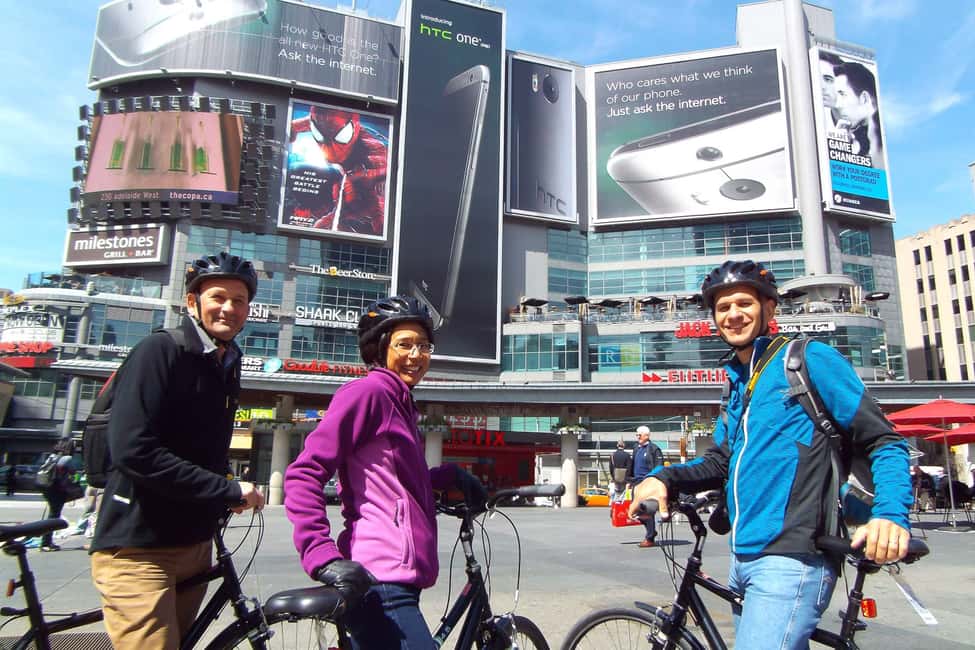 imagen n.º 5 de Toronto: Recorrido en bici de 3,5 horas por el corazón del centro de la ciudad actividad en Toronto, subida por el proveedor