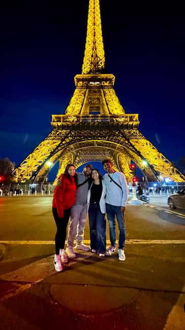Image N°7 de Paris : Tour Eiffel et visite nocturne de Notre-Dame en E-Bike activité à Paris, publiée par le prestataire
