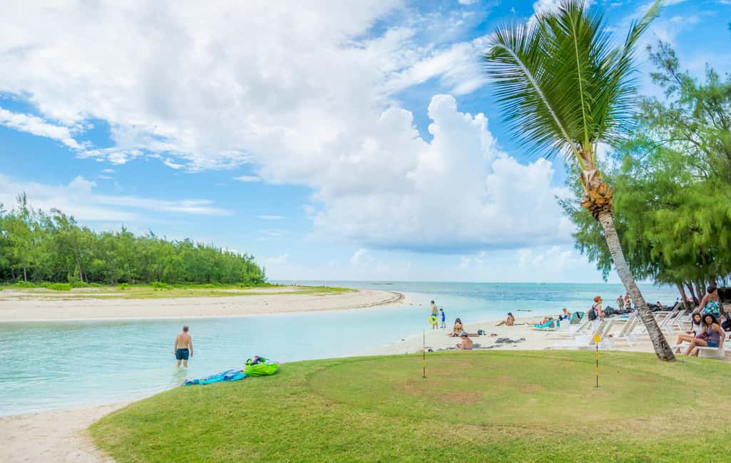 bild nr.1 av Mauritius: 5 öar på östkusten med snorkling och lunch aktivitet i Mauritius, uppladdad av arrangören