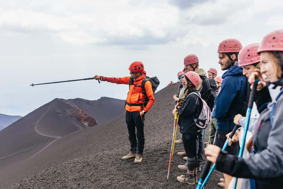 afbeelding n.14 van Etna: trektocht naar de topkraters met vulkaangids 3350 m activiteit in Catania, geüpload door aanbieder