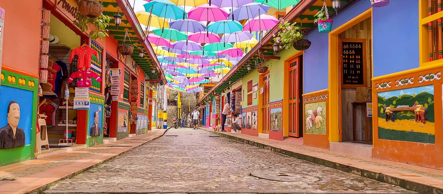 image n.22 of Medellin: Guatape Tour with Boat, Breakfast, Lunch & Llamas activity in Marinilla, uploaded by supplier