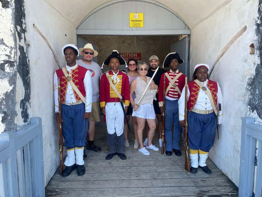 Image N°15 de Nassau : Visite culinaire en scooter électrique avec dégustation de mets et de boissons locales activité à Nassau, Bahamas, publiée par le prestataire