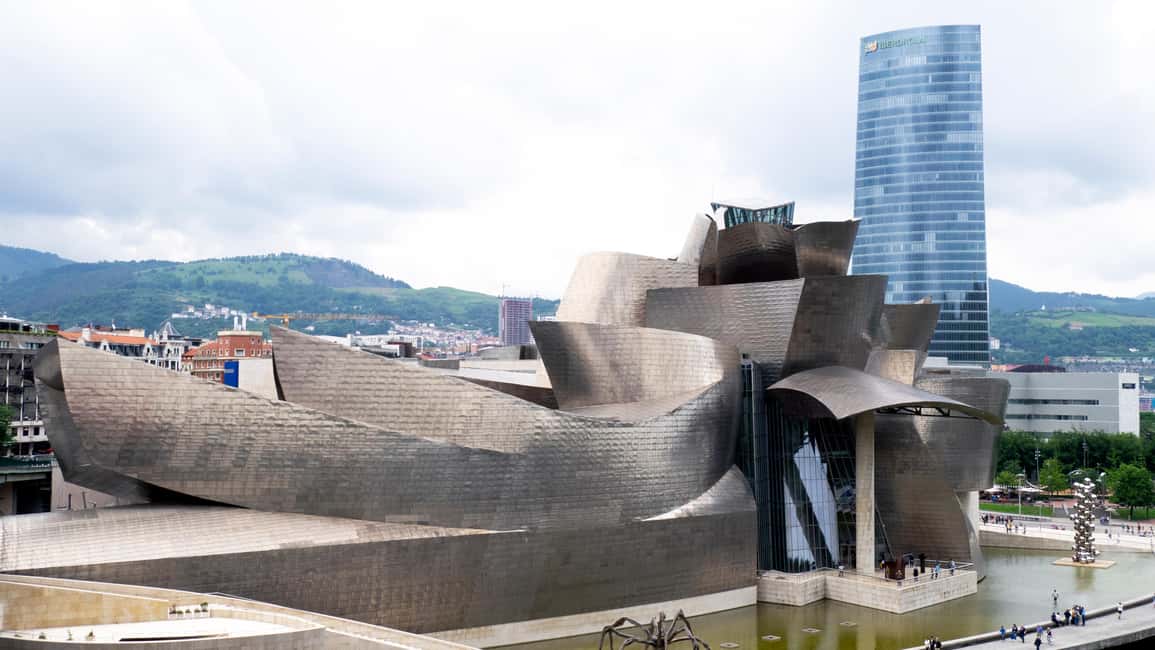 image n.2 of Guggenheim: Art explained by artists activity in Bilbao, uploaded by supplier