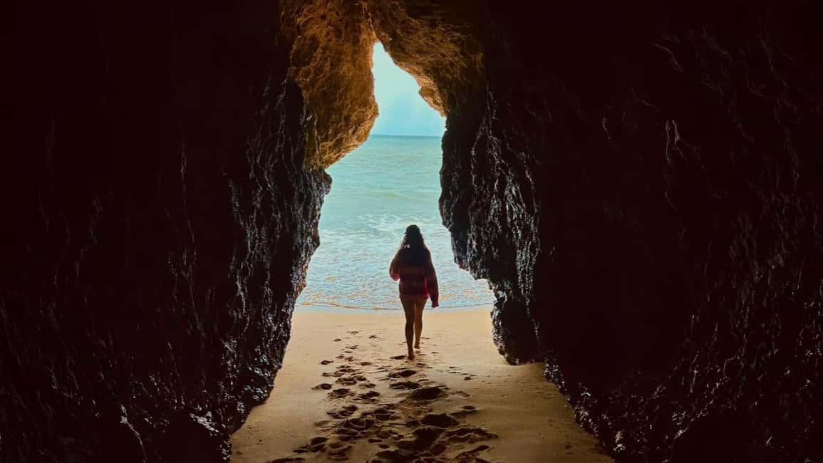 afbeelding n.5 van Vanuit Faro: Benagil, Marinha Beach, Algar Seco, 7 Valleys... activiteit in Praia do Carvoeiro, geüpload door aanbieder