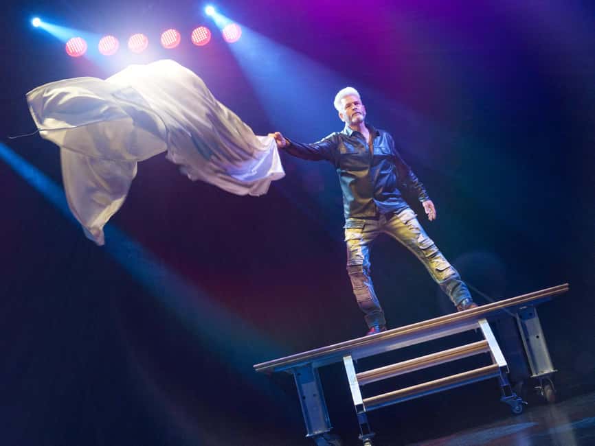 image n.16 of Niagara Falls, Canada: Wild Magic Show Ticket activity in Niagara Falls, Ontario, uploaded by supplier