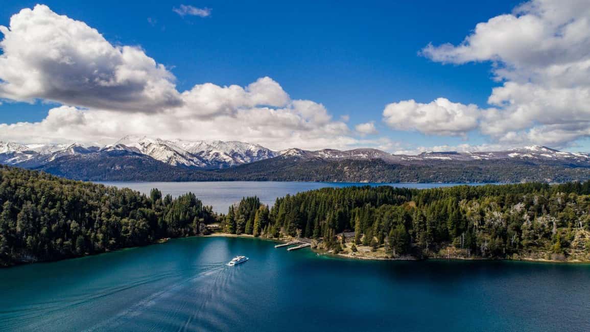 imagem n.2 de De Bariloche: Barco até Ilha Victoria e Bosque Arrayanes atividade em Região dos Lagos, Argentina, carregada pelo fornecedor