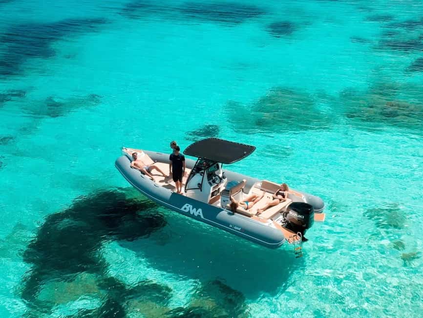 Immagine nº 1 di Villasimius: Isola dei Cavoli e Punta Molentis in barca attività a Sardegna, caricata dal fornitore