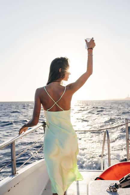 afbeelding n.2 van Curaçao: Catamarancruise bij zonsondergang met open bar activiteit in Curaçao, geüpload door aanbieder