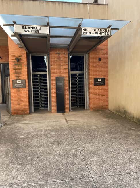 imagem n.44 de Joanesburgo: Excursão de 1 dia com o Soweto e o Museu do Apartheid atividade em Joanesburgo, carregada pelo fornecedor