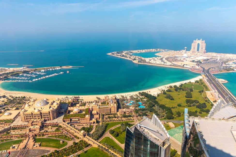 imagem n.2 de Excursão guiada de meio dia a Abu Dhabi com serviço de busca no aeroporto e no porto atividade em Abu Dhabi, carregada pelo fornecedor