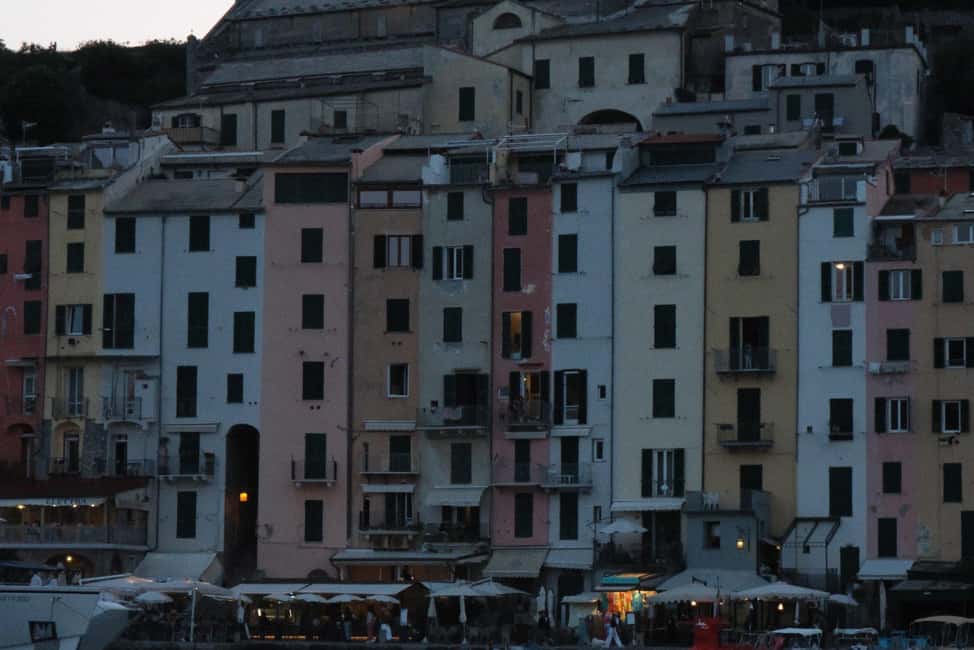 Immagine nº 8 di La Spezia: tour in barca al tramonto sulle Cinque Terre con aperitivo attività a La Spezia, caricata dal fornitore