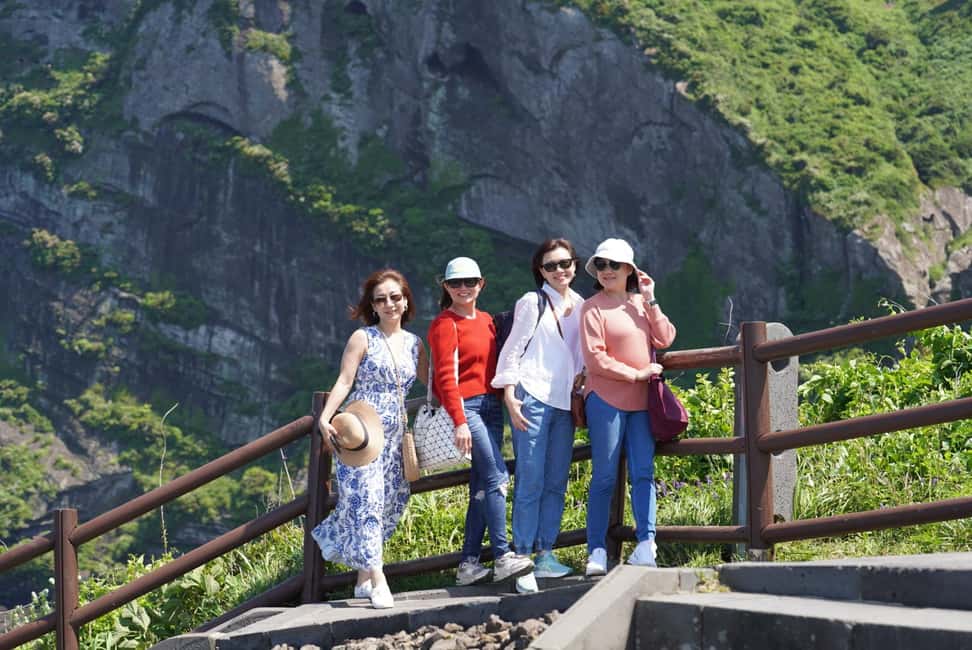 imagen n.º 12 de Jeju: Excursión de un día por los lugares de la UNESCO del este de Jeju actividad en Provincia de Jeju, subida por el proveedor