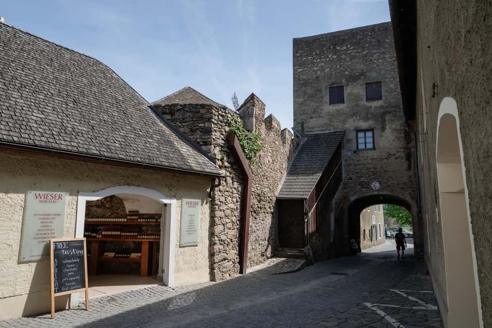 Bild Nr. 11 von Wachau Tal: 3 Schlösser & Wein Private geführte Tagestour Aktivität in Klosterneuburg, hochgeladen vom Anbieter