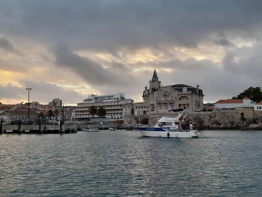 image n.10 of Cascais: Sunset Boat Trip with Welcome Drinks activity in Cascais, uploaded by supplier