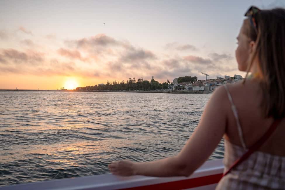 imagem n.7 de Porto: Barco de festa no rio Douro com opção de pôr do sol e 6 pontes atividade em Região do Norte, Portugal, carregada pelo fornecedor