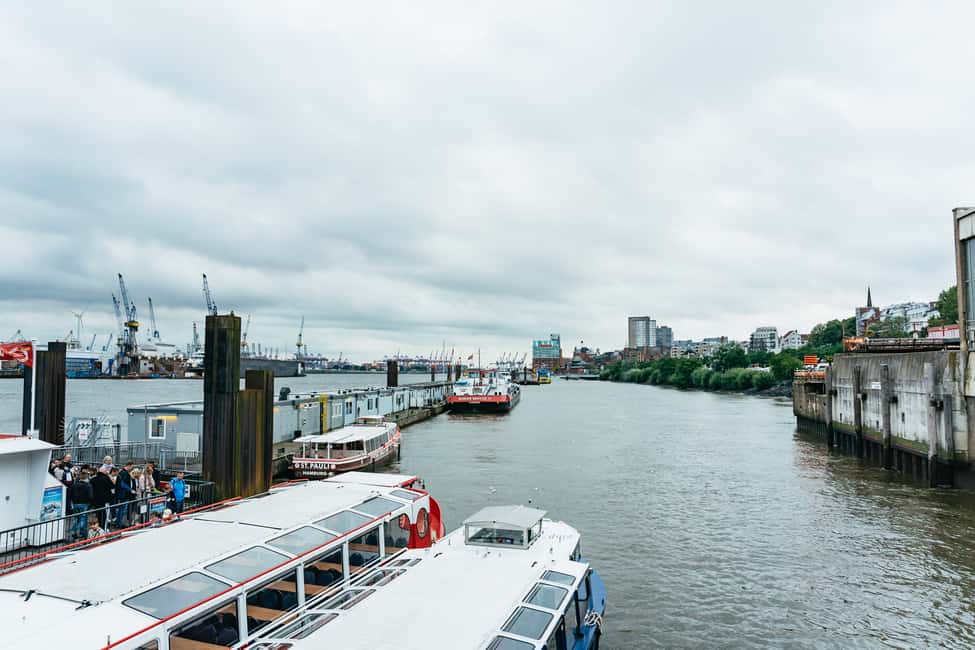 Bild Nr. 16 von Hamburg: 90-minütige abendliche Hafenrundfahrt mit Lichtern Aktivität in Hamburg, hochgeladen vom Anbieter