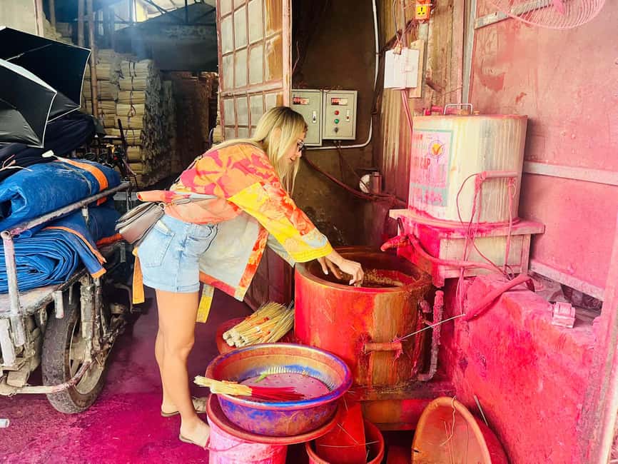 image n.4 of Hanoi: Incense Village, Hat, Lacquer Art & Train Street activity in Dong Bac, uploaded by supplier