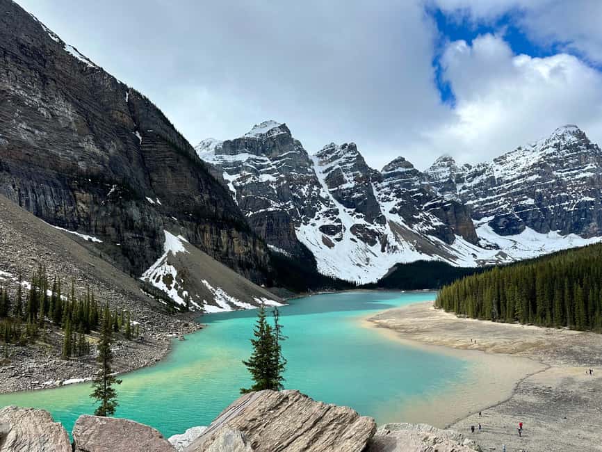 image n.1 of From Banff: Shuttle to Moraine Lake and Lake Louise activity in Lake Louise, Alberta, uploaded by supplier