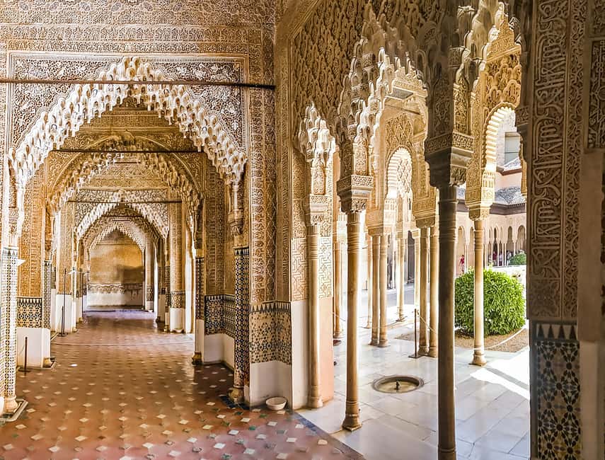 image n.7 of Granada: Alhambra & Nasrid Palaces Tour with Tickets activity in Granada, uploaded by supplier
