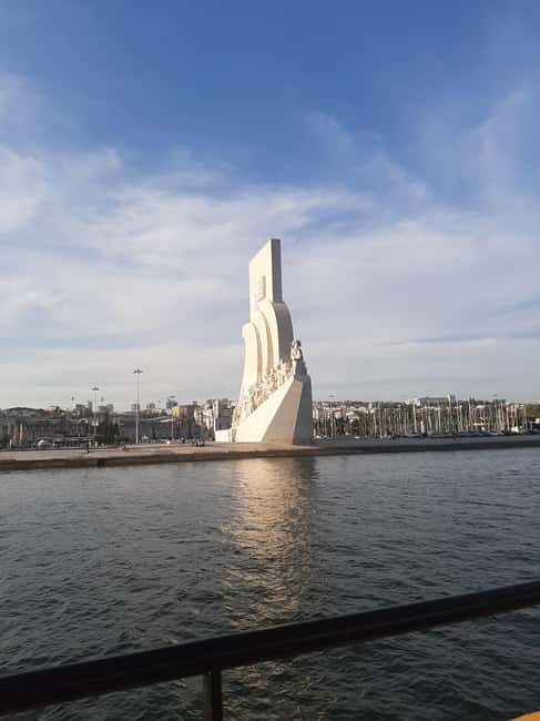 imagem n.28 de Lisboa: Passeio de Barco Amarelo no Rio Tejo atividade em Lisboa, carregada pelo fornecedor