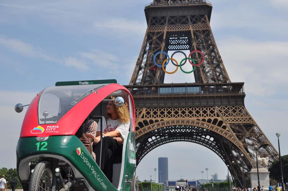imagem n.2 de O melhor de Paris em tour particular de riquixá com guia de áudio atividade em Paris, carregada pelo fornecedor