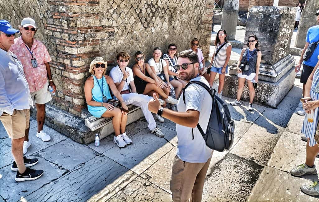 image n.3 of Pompeii VIP 3h Tour: Skip-the-line with your Archaeologist activity in Pompei, Campania, uploaded by supplier