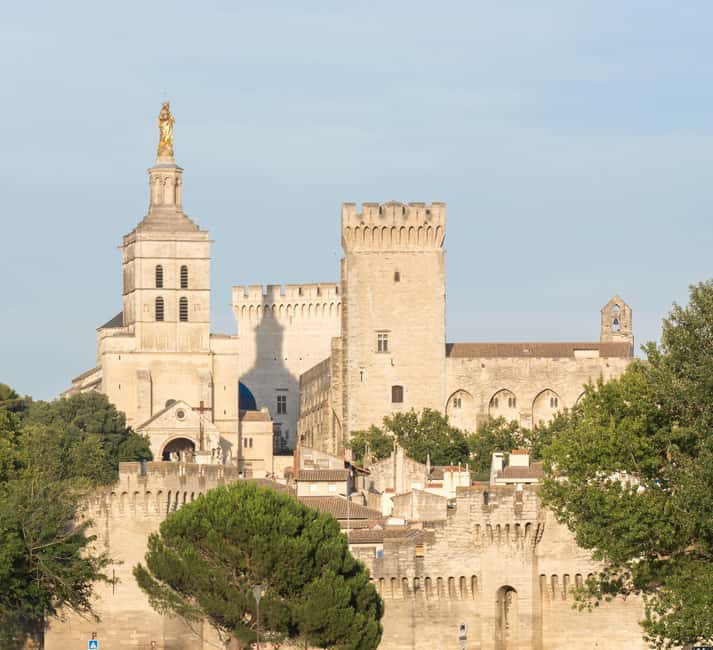 imagem n.2 de Avignon: Excursão a pé pela cidade com entrada no Palácio dos Papas atividade em Avignon, carregada pelo fornecedor